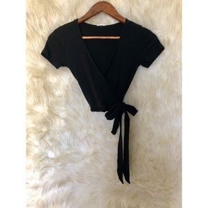 Black short sleeve top !